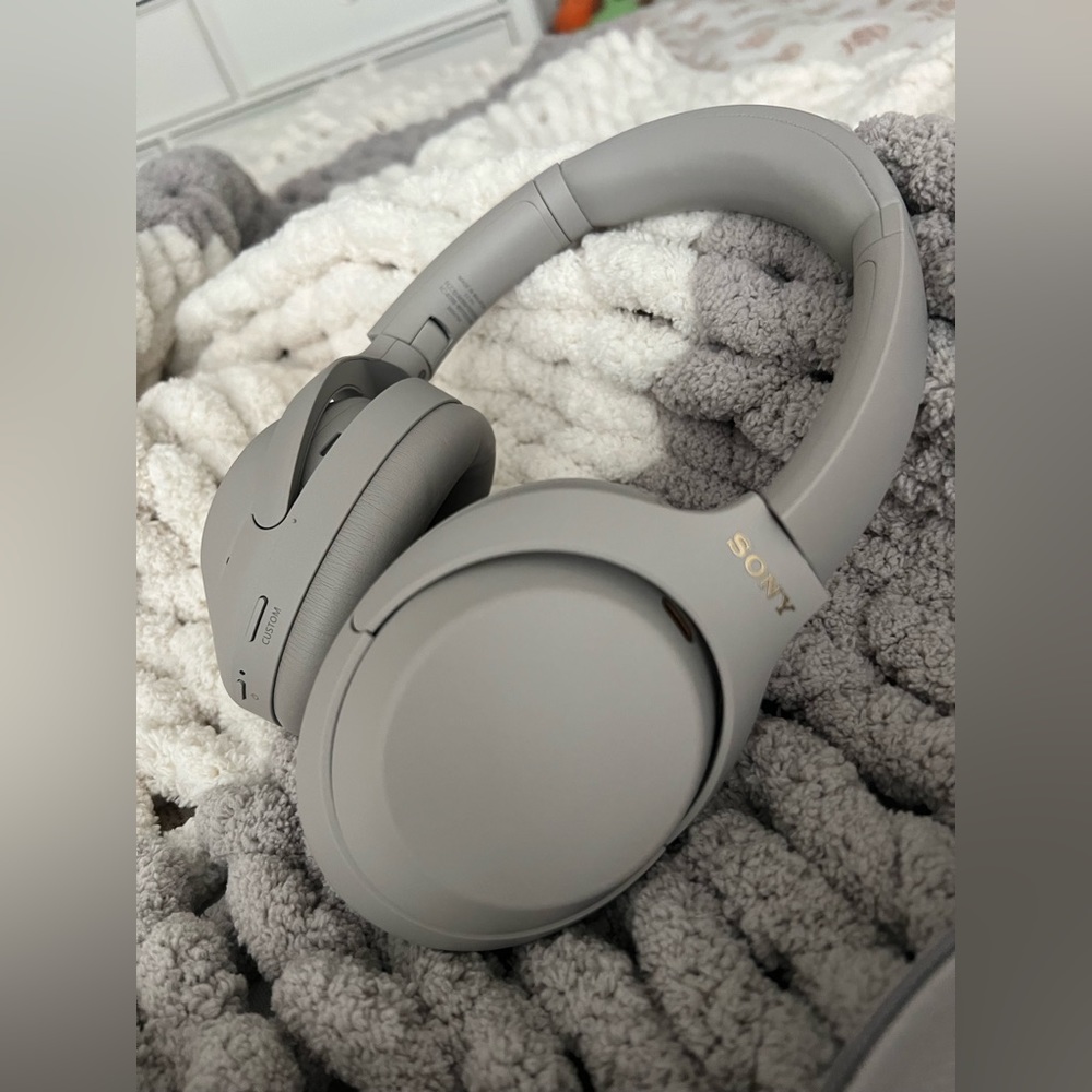 Sony WH-1000XM4 Wireless Noise Cancelling Over the Ear Headphones
